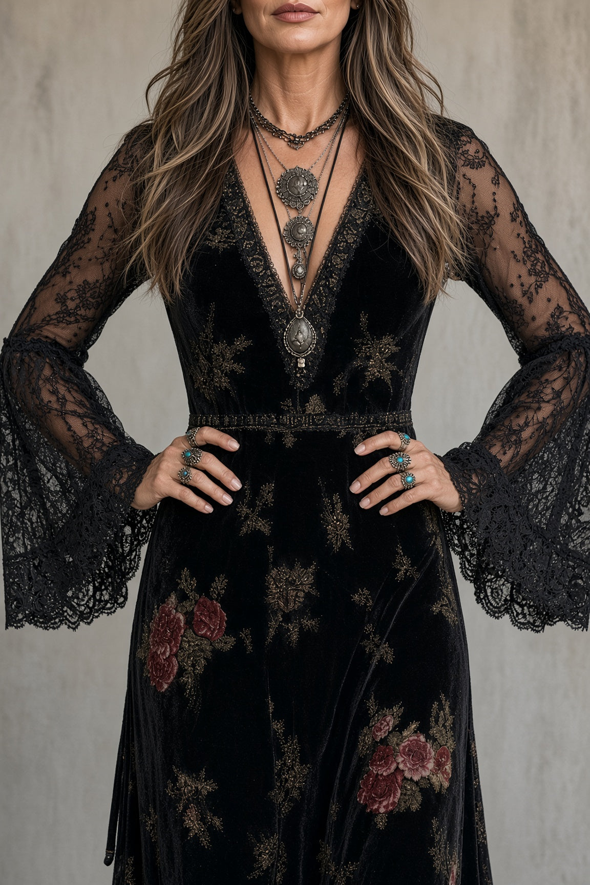 Natalia – Vestido largo de terciopelo floral con mangas de encaje